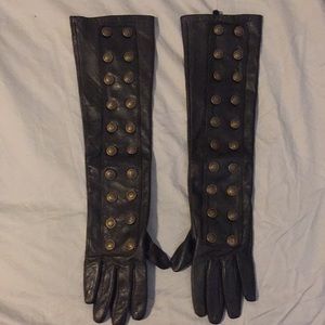 Leather gloves
